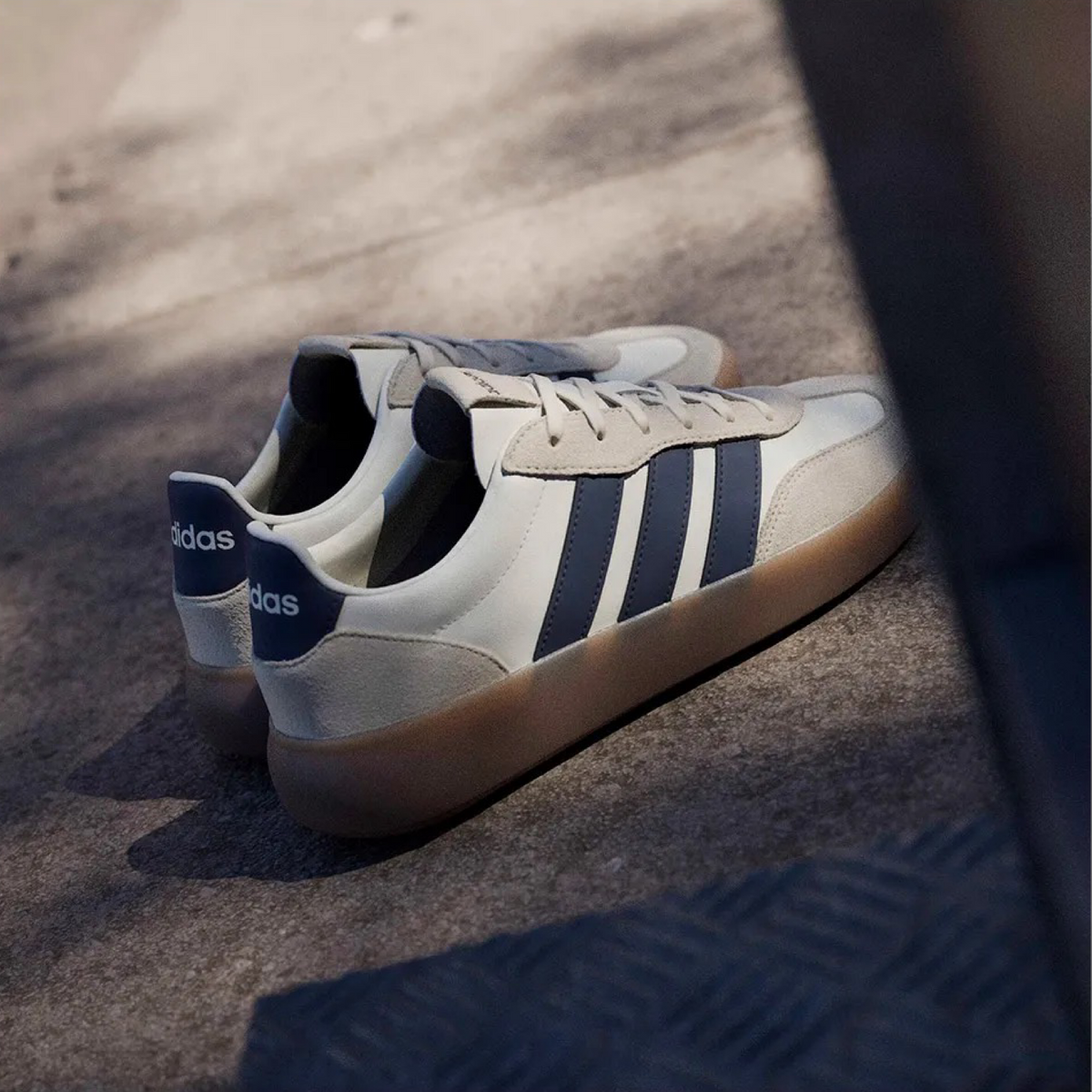 Adidas Original BARREDA DECODE LUX Men’s -BEIGE NAVY