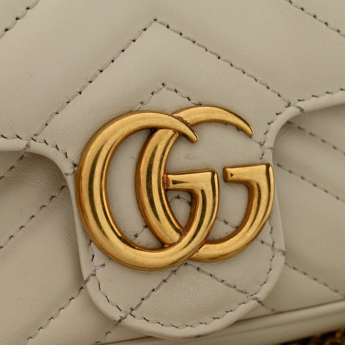 Calfskin Matelasse Super Mini GG Marmont Shoulder Bag White