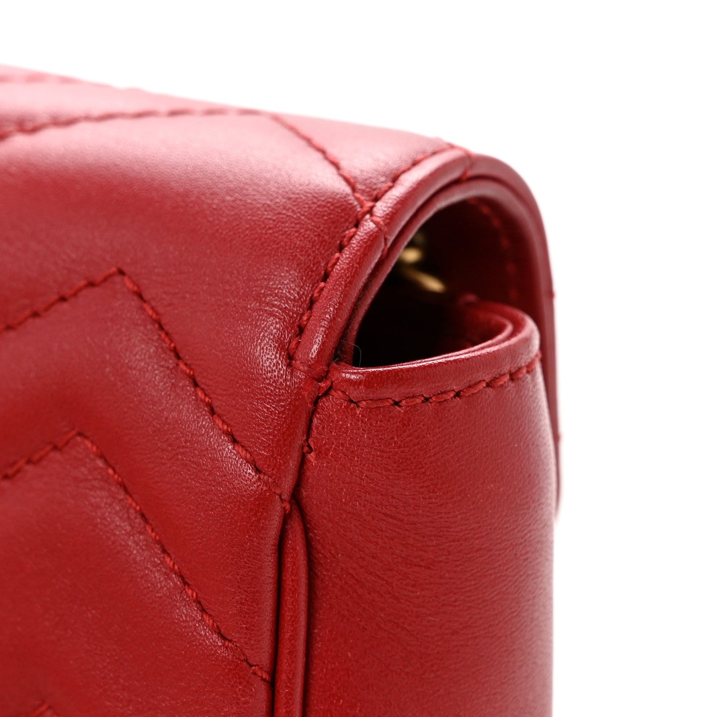 Calfskin Matelasse Super Mini GG Marmont Shoulder Bag Hibiscus Red