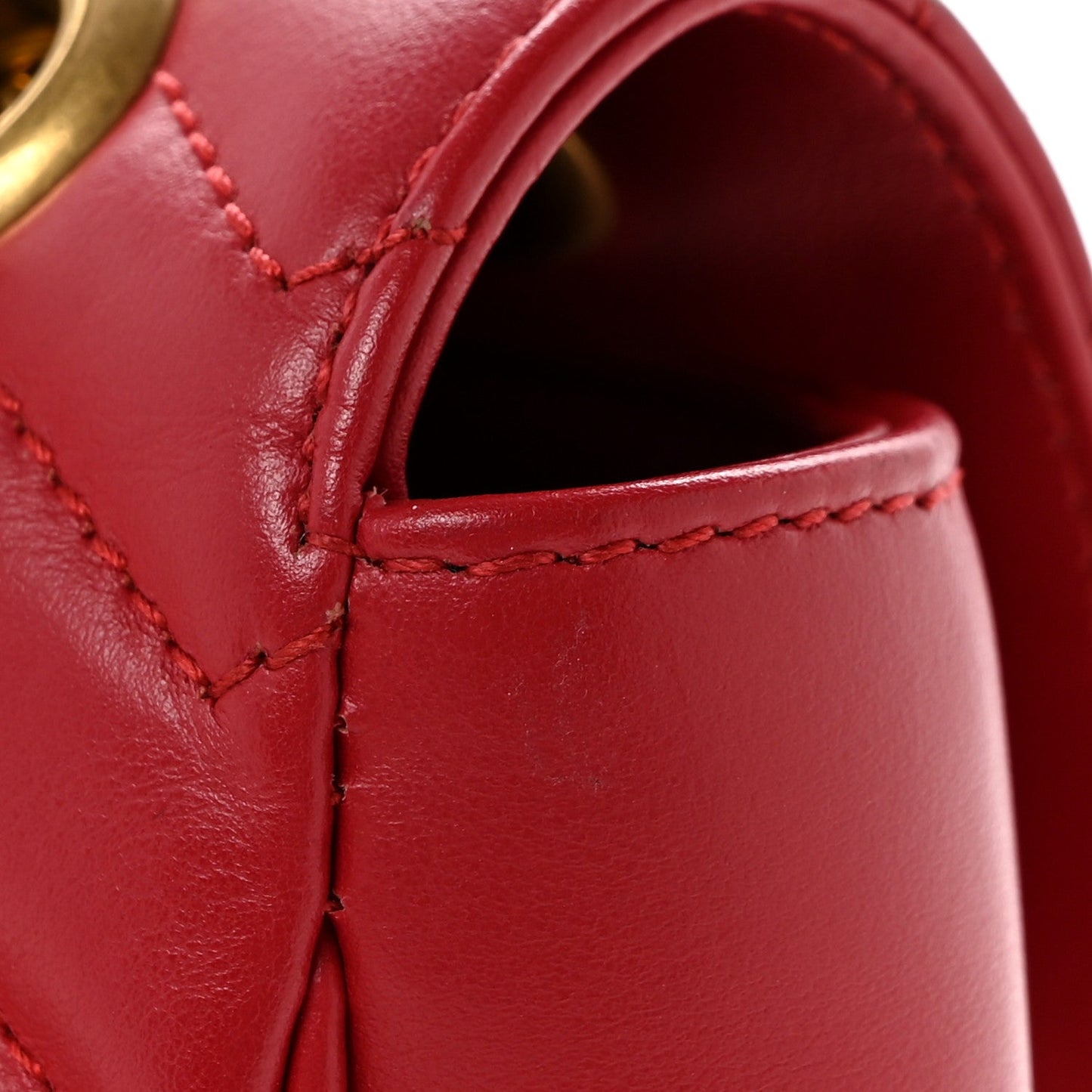 Calfskin Matelasse Small GG Marmont Shoulder Bag Hibiscus Red