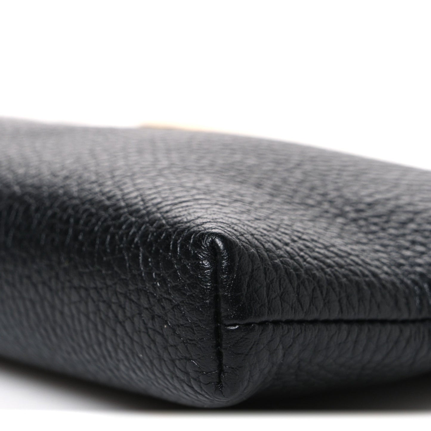 Pebbled Calfskin GG Marmont Zip Chain Bag Black