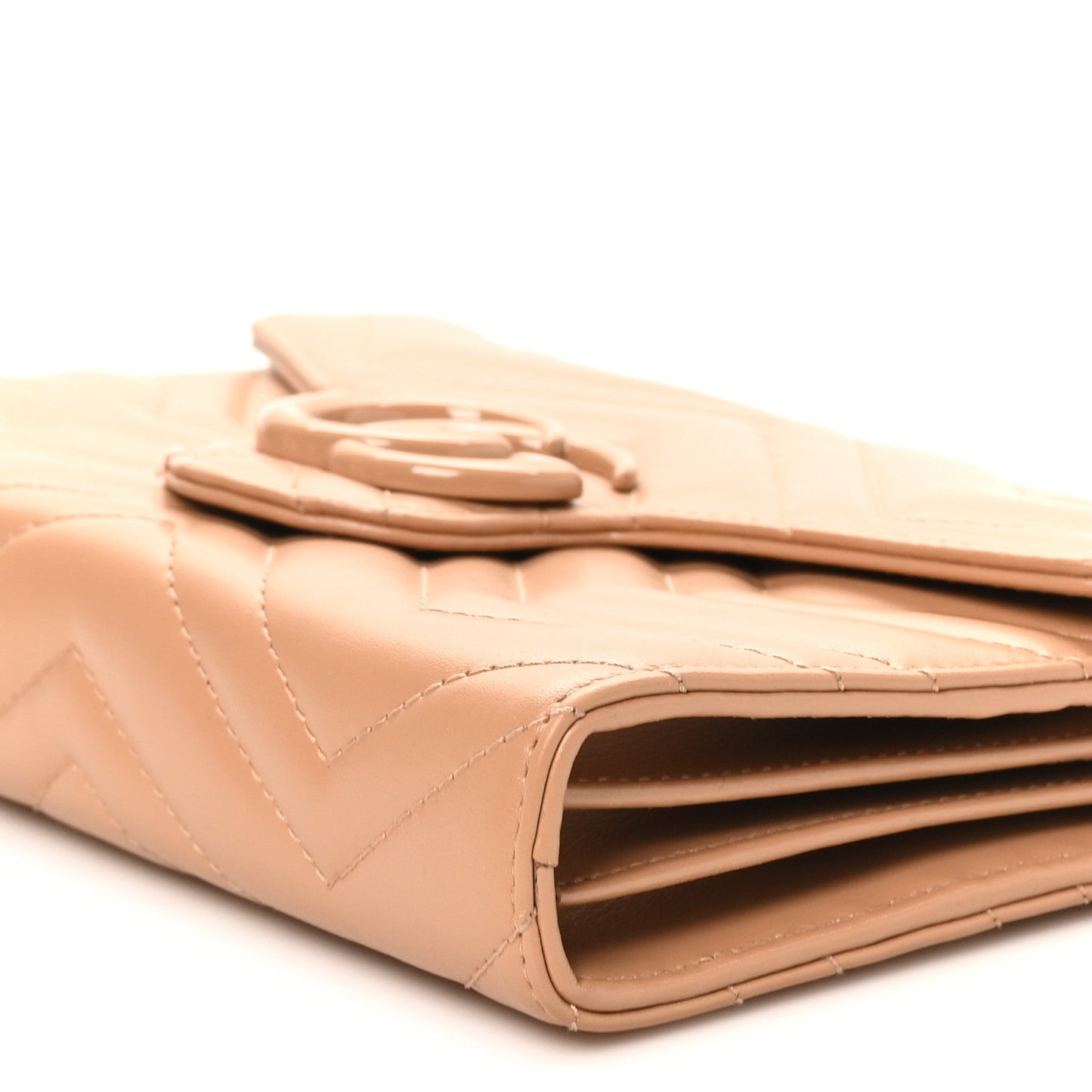 Calfskin Matelasse Monochrome GG Marmont Chain Wallet Camelia