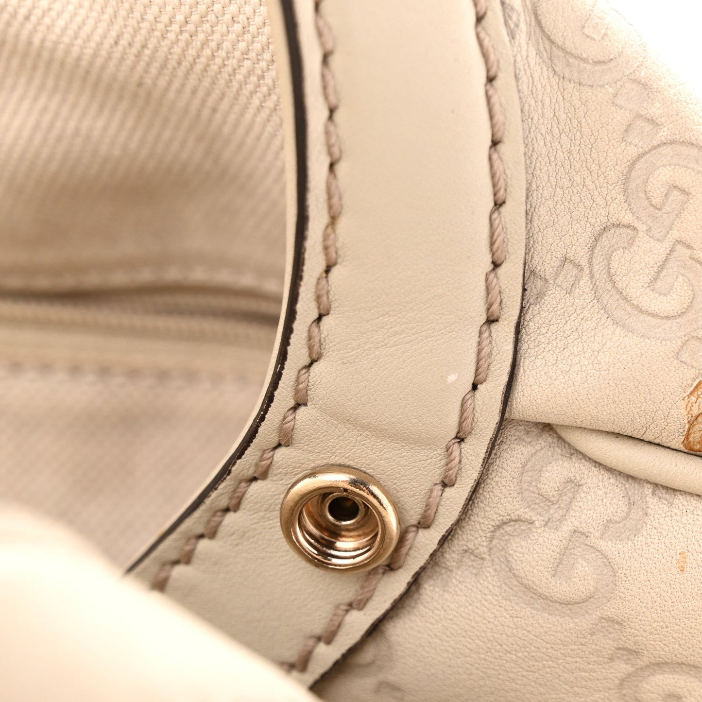 Guccissima Medium Sukey Tote Mystic White