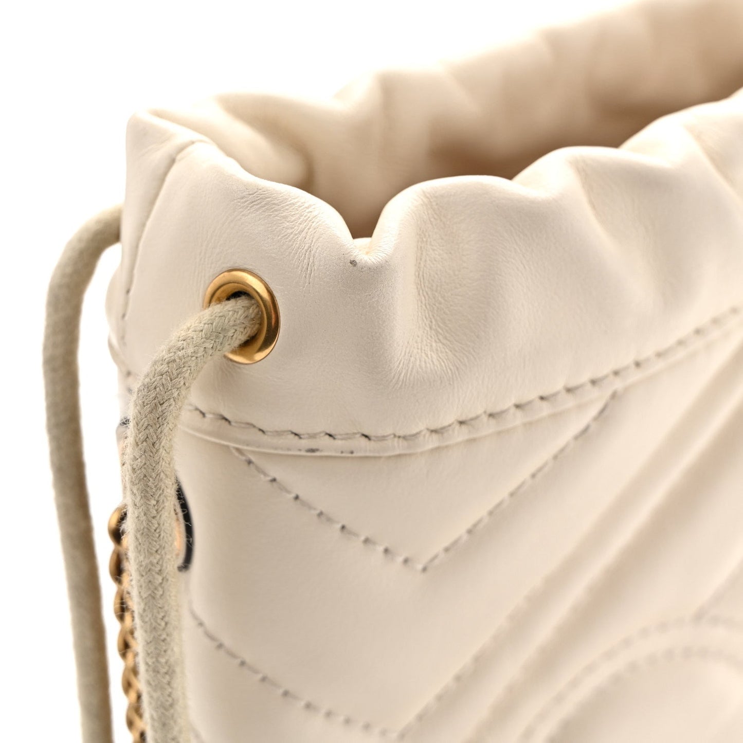 Calfskin Matelasse Mini GG Marmont 2.0 Bucket Bag White