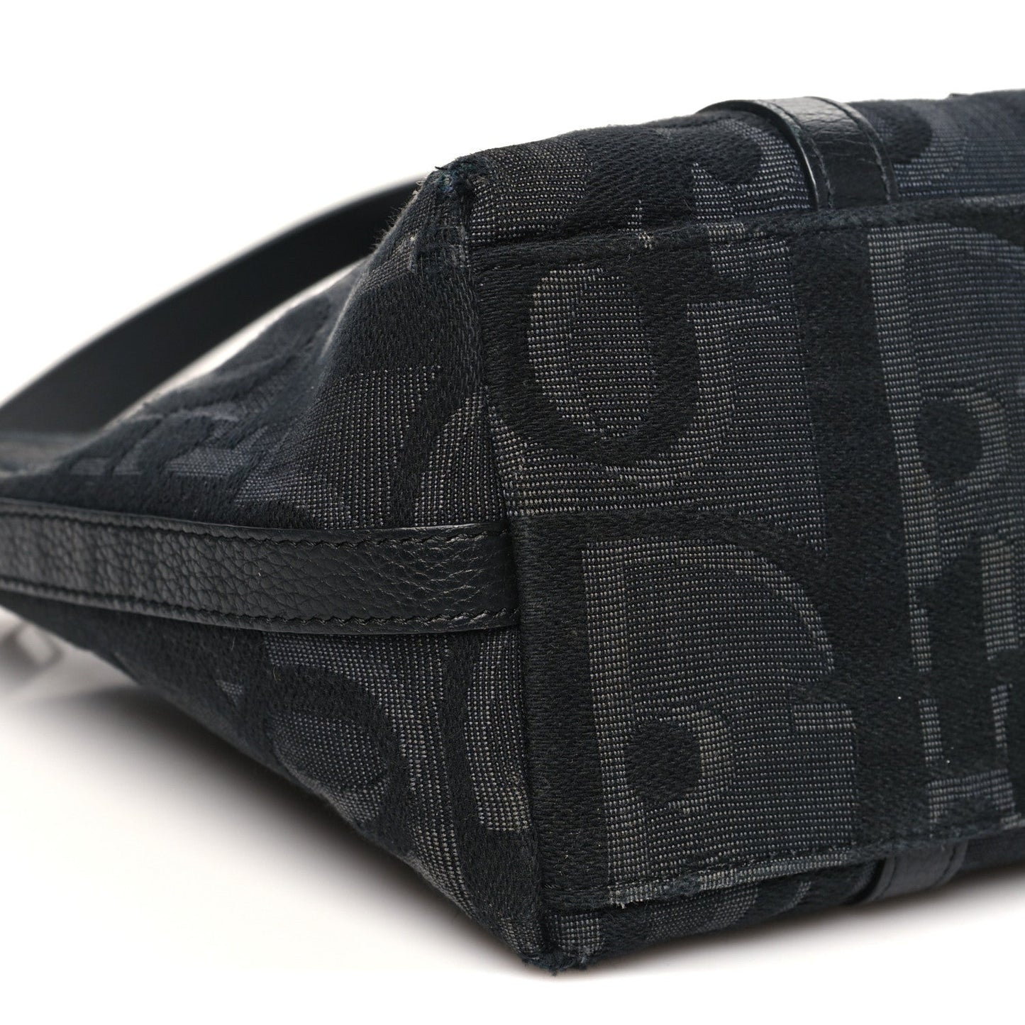 Maxi Oblique Jacquard Weekender 25 Black