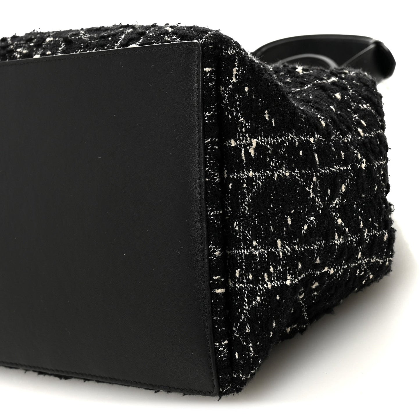 Calfskin Tweed Cannage Medium Toujours Black White
