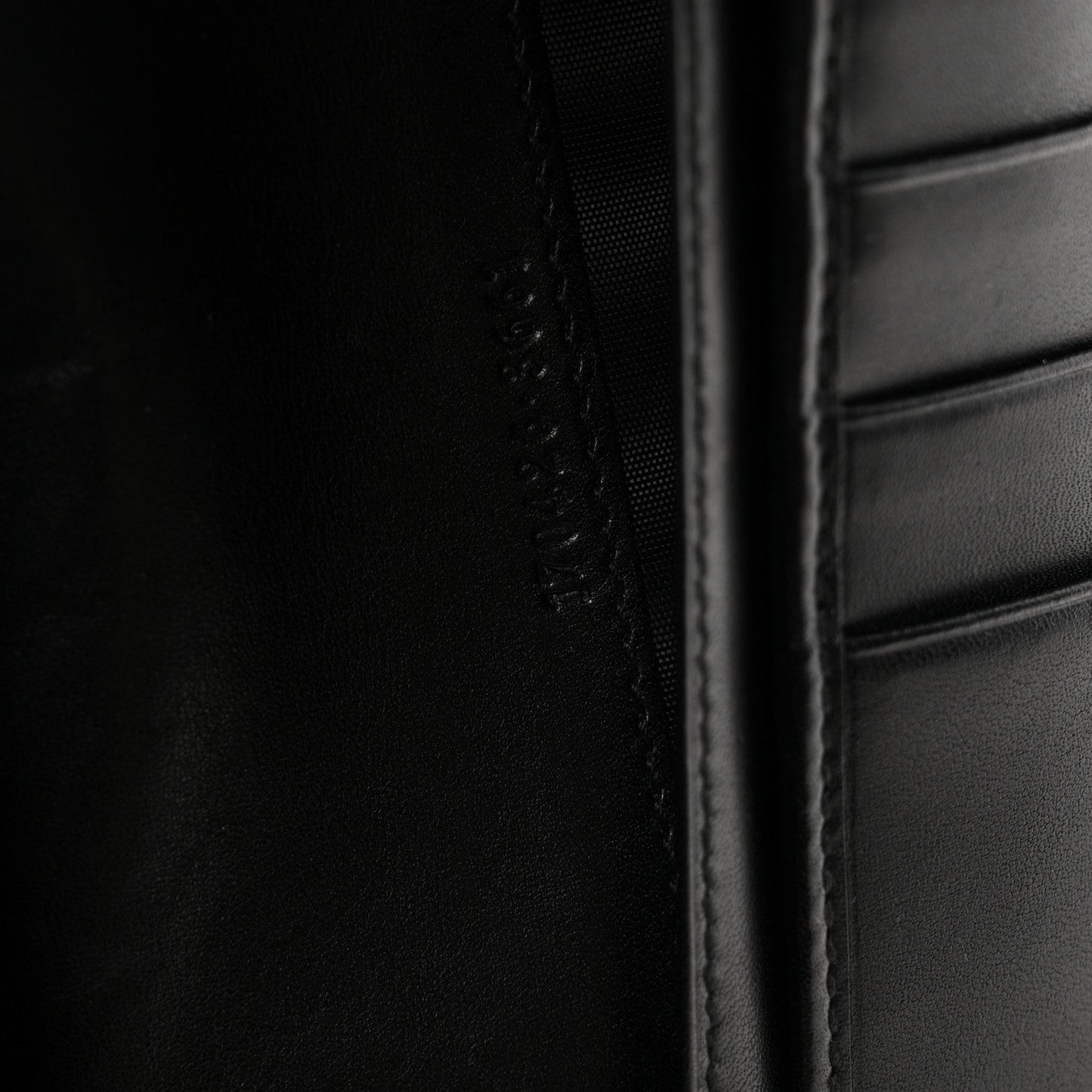 Guccissima Margaux Calfskin Metal Bar Chain Wallet Black