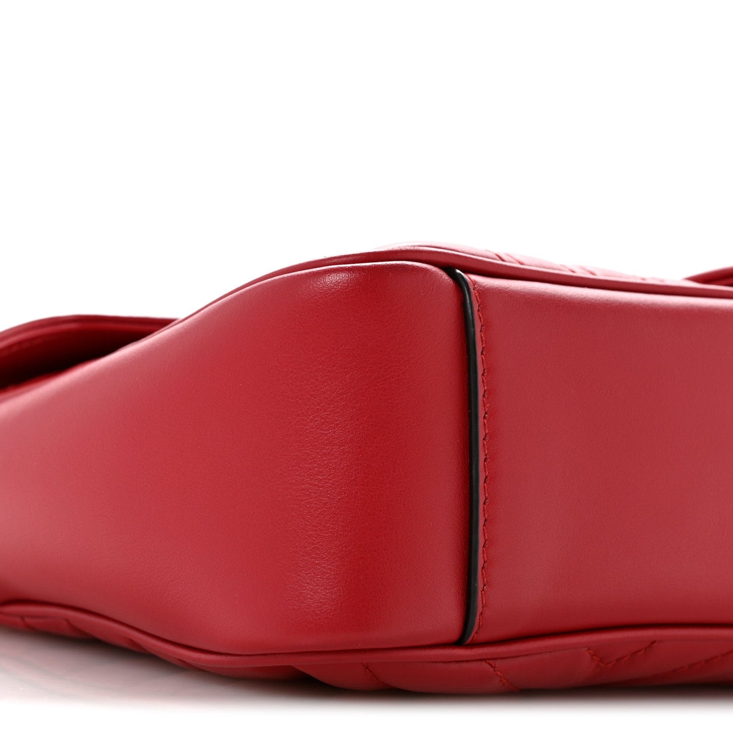 Calfskin Matelasse Small GG Marmont Shoulder Bag Hibiscus Red