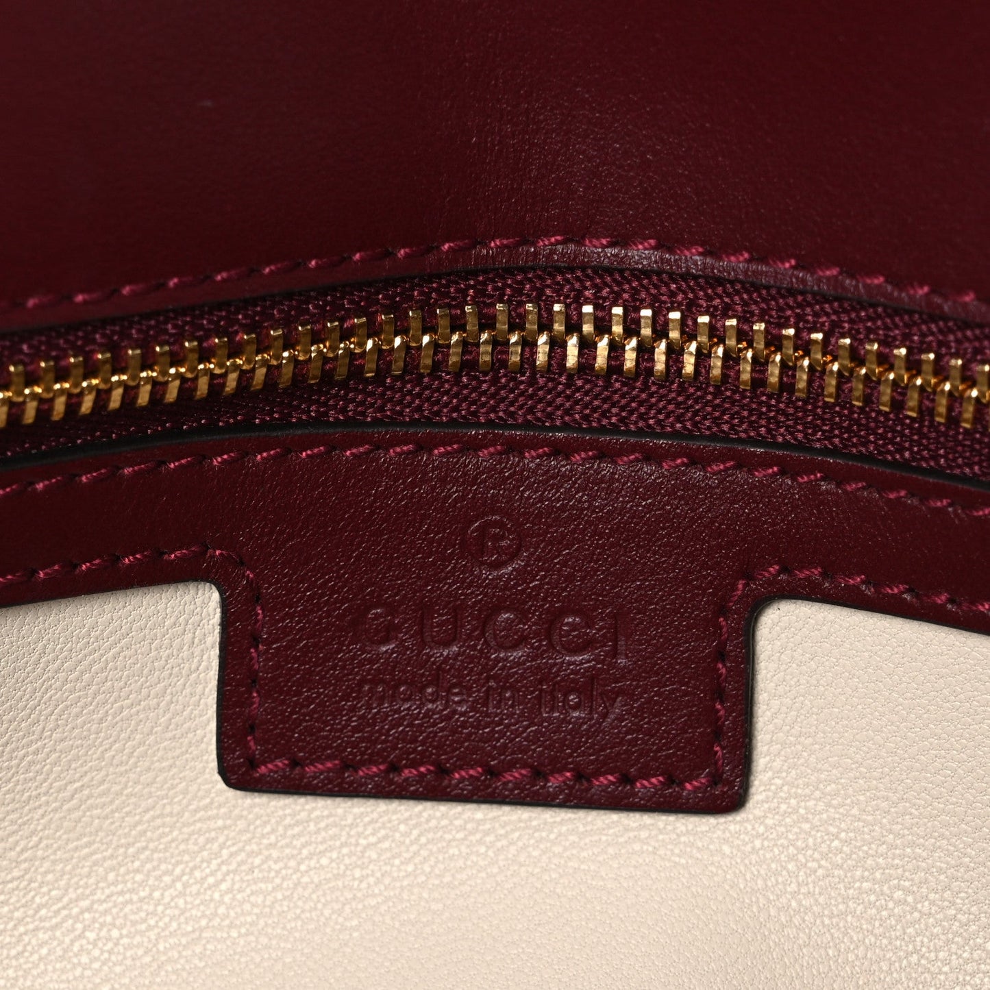 Calfskin Matelasse Medium GG Marmont Shoulder Bag Rosso Ancora Red