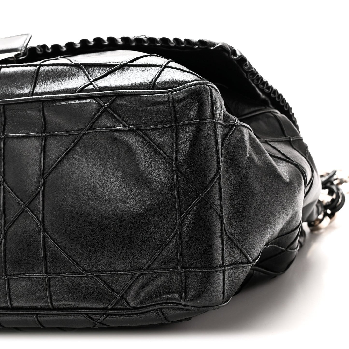Lambskin Cannage Large Ruffle New Lock Flap Black