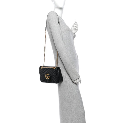 Calfskin Matelasse Medium GG Marmont Shoulder Bag Black