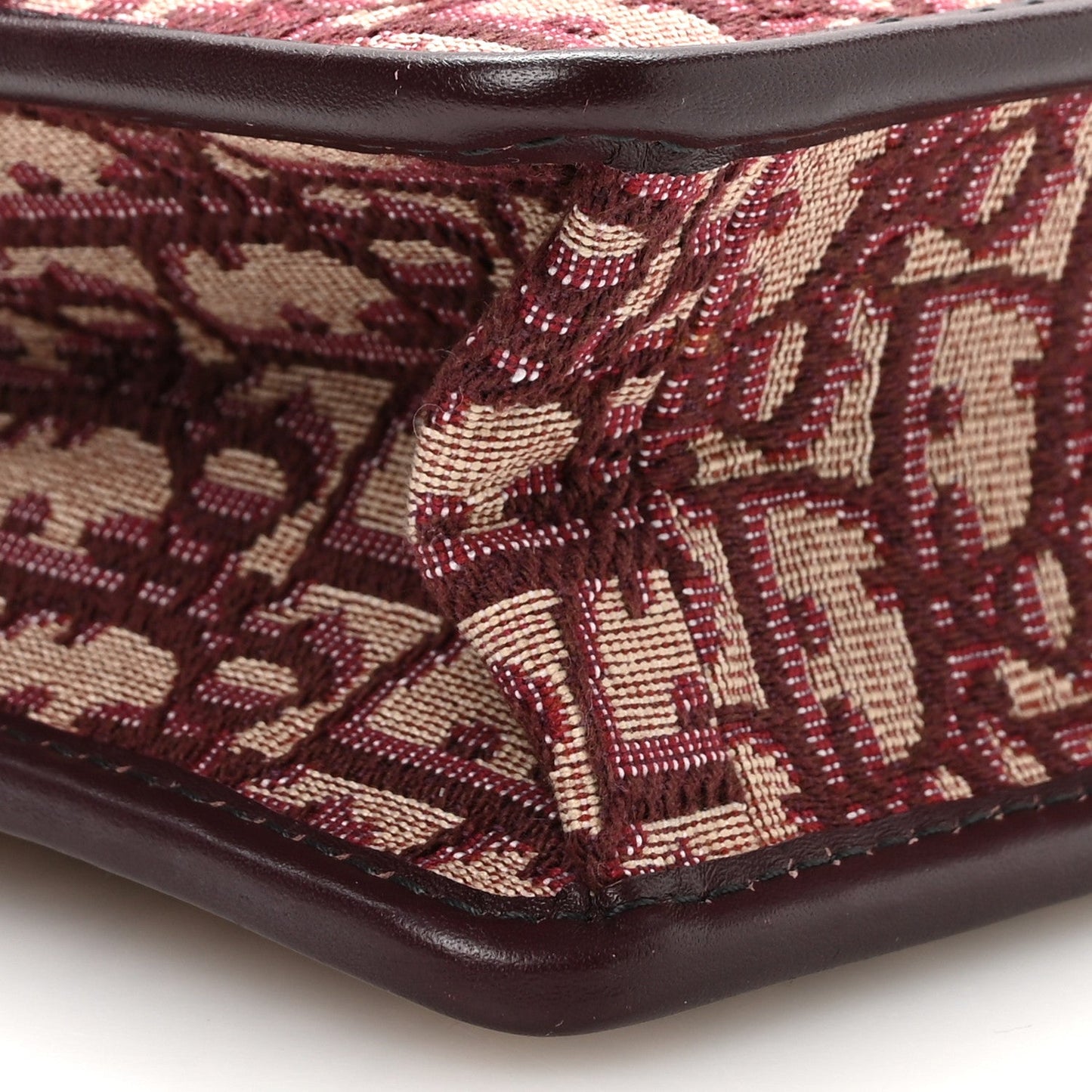 Oblique 30 Montaigne Flap Bag Burgundy