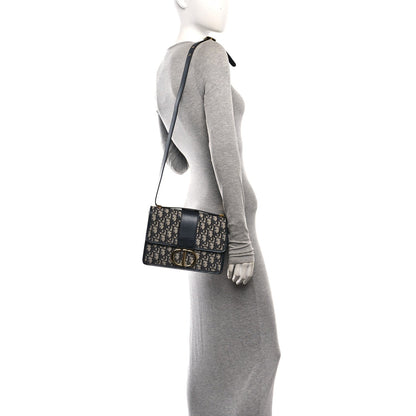 Oblique 30 Montaigne Flap Bag Blue