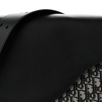 Grained Calfskin Oblique Large Saddle Messenger Black