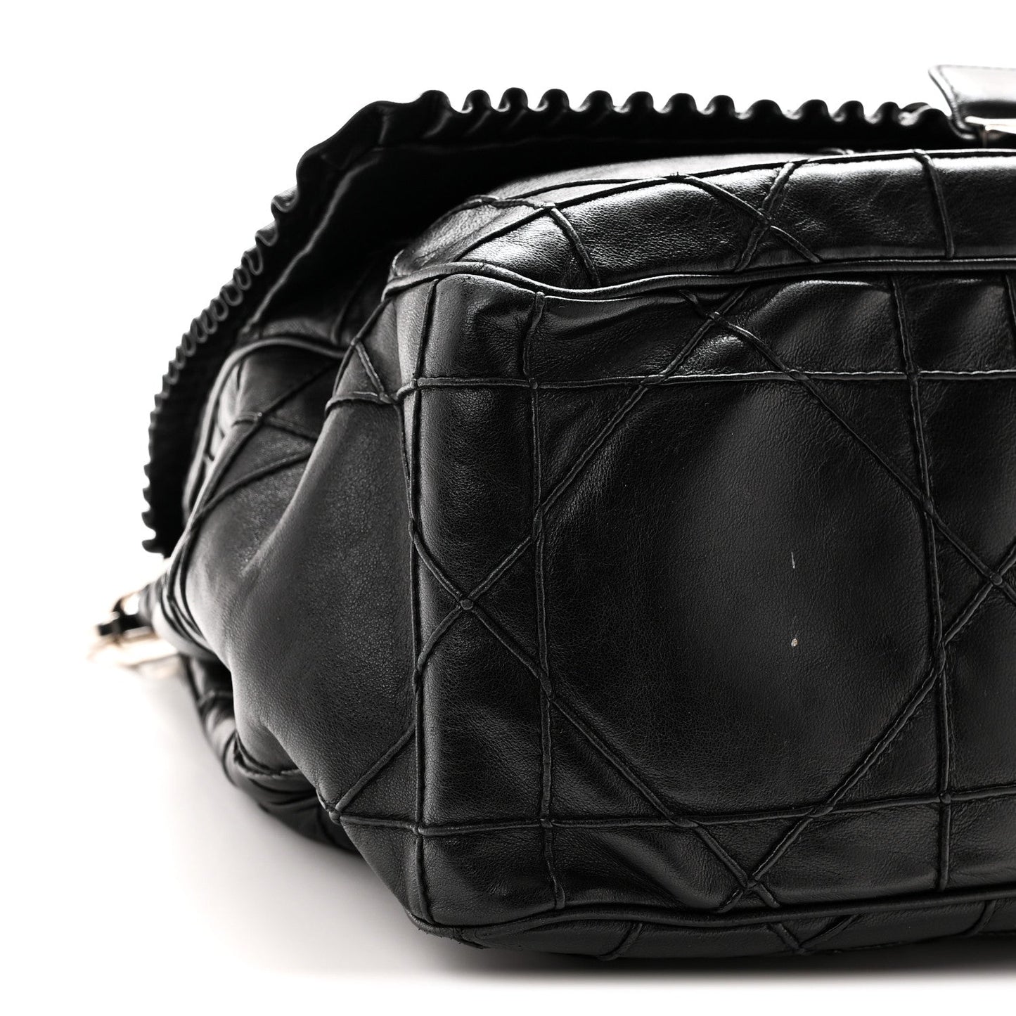 Lambskin Cannage Large Ruffle New Lock Flap Black