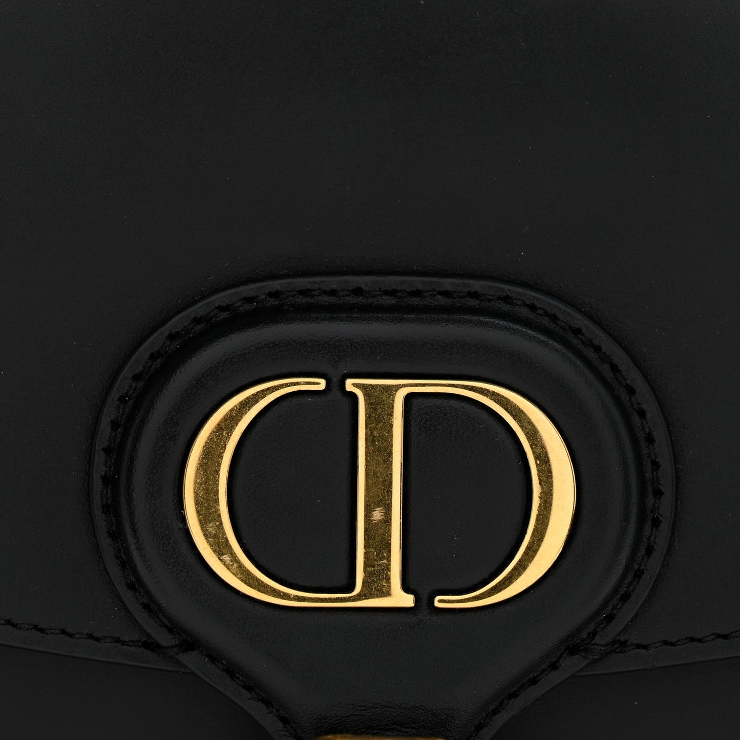 Box Calfskin Medium Bobby Flap Black