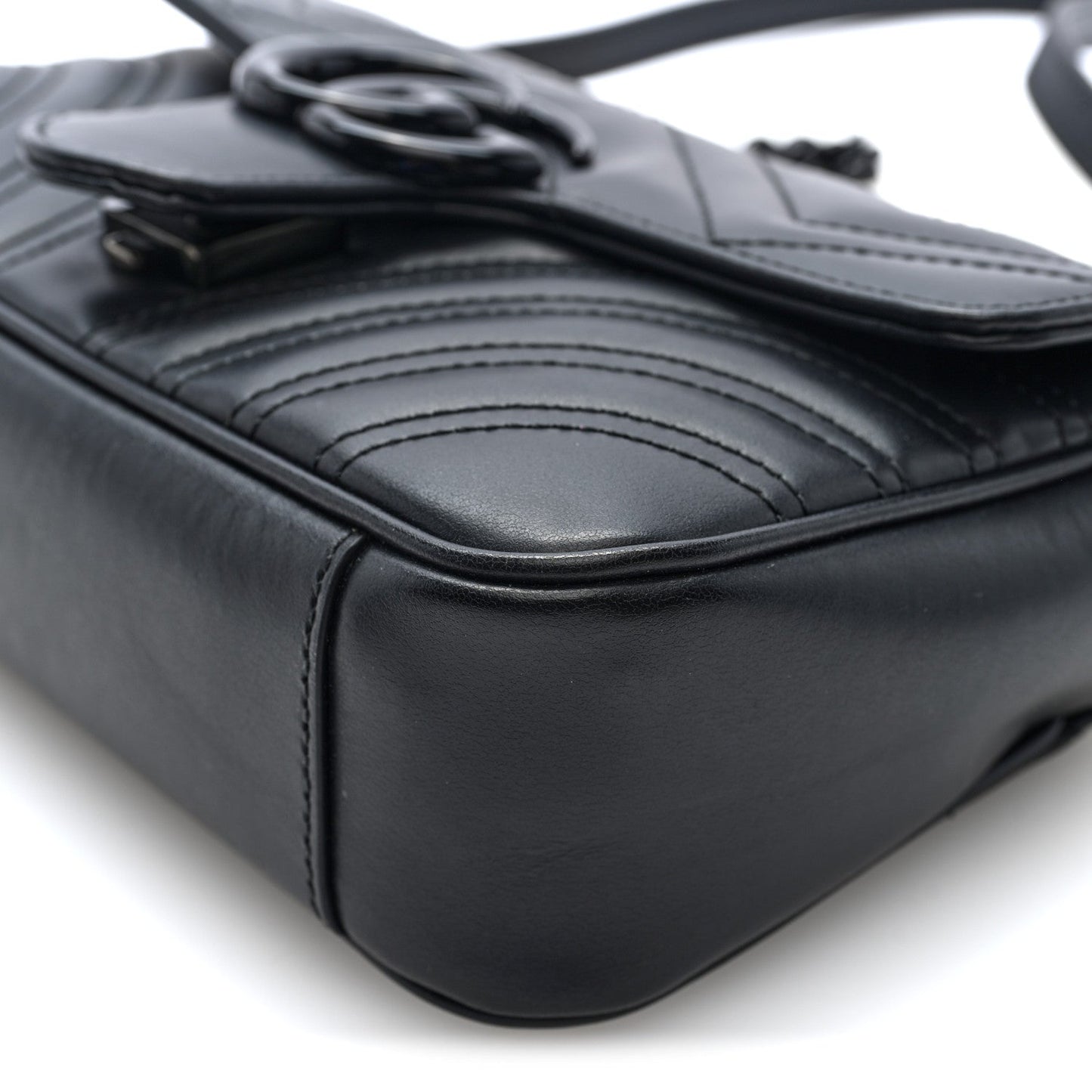 Calfskin Matelasse Monochrome Mini GG Marmont Shoulder Bag Black