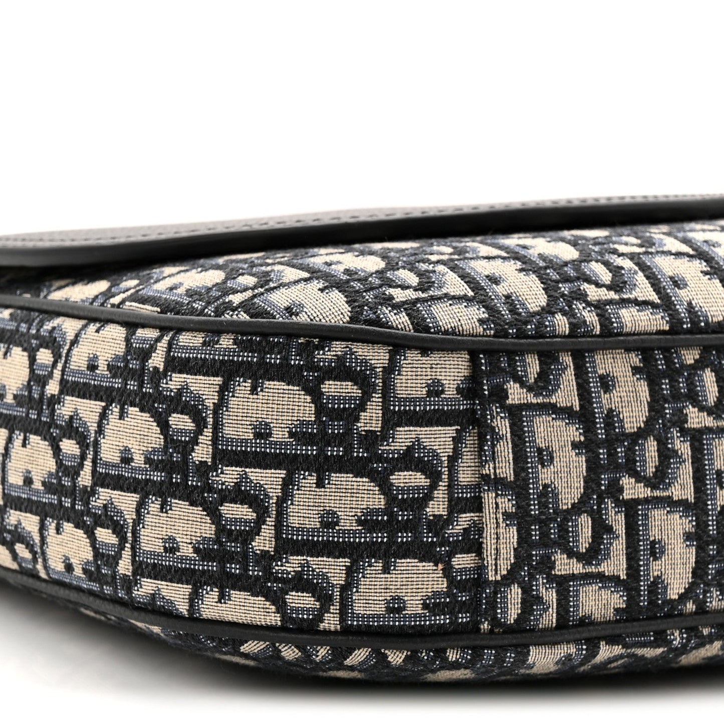 Grained Calfskin Oblique Saddle Messenger Black