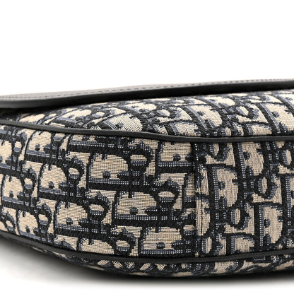 Grained Calfskin Oblique Saddle Messenger Black