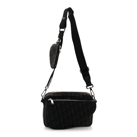 Oblique Saddle Triple Pouch Black