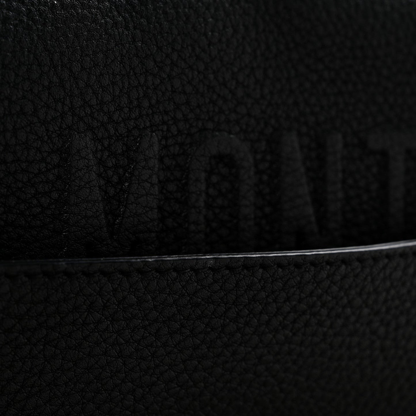Grained Calfskin Large Bobby Flap Black