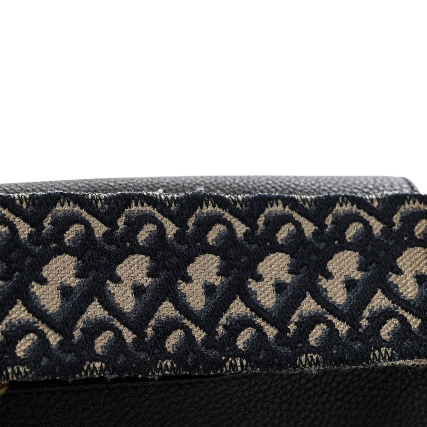 Grained Calfskin Large Bobby Flap Black