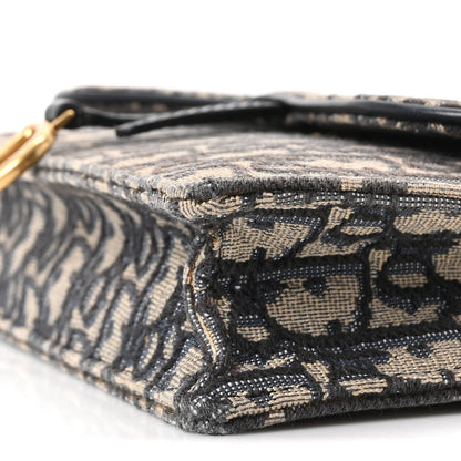 Oblique Saddle Chain Pouch Blue