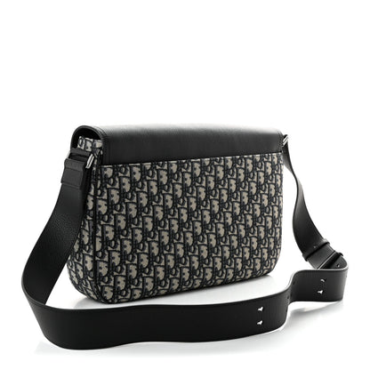 Grained Calfskin Oblique Large Saddle Messenger Black
