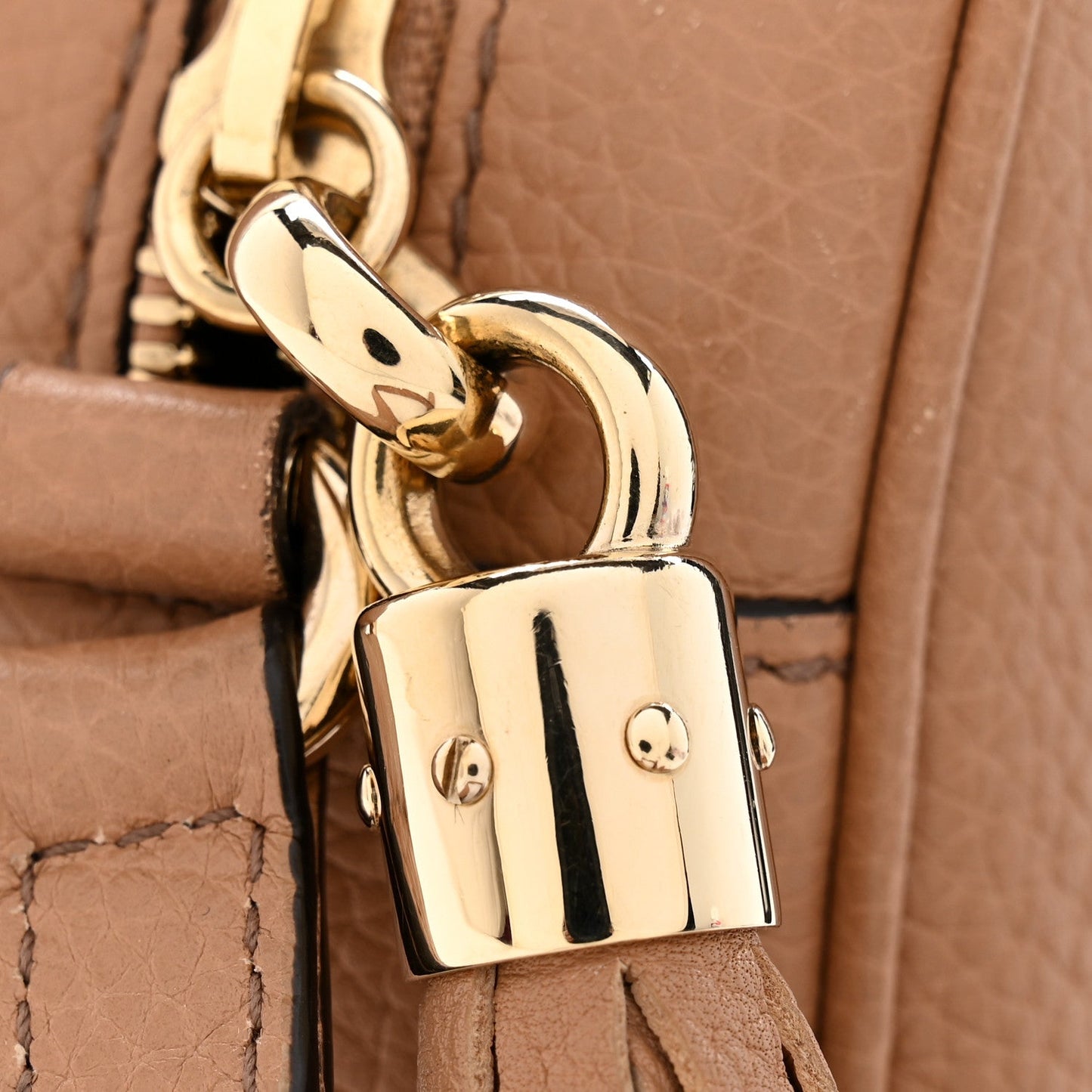 Pebbled Calfskin Small Soho Disco Bag Camelia