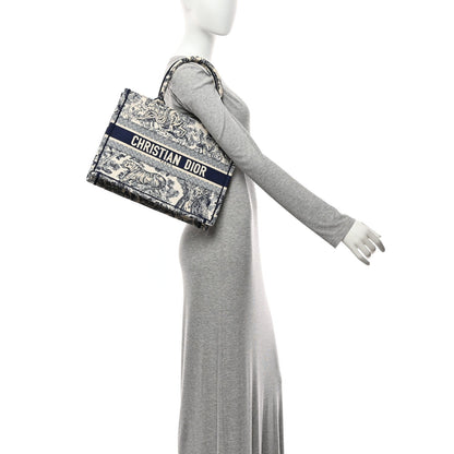 Canvas Embroidered Medium Dioriviera Toile De Jouy Book Tote Blue