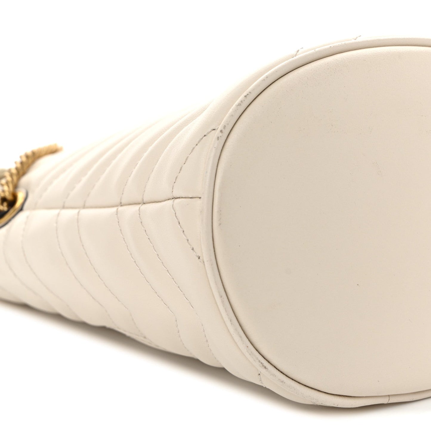 Calfskin Matelasse Mini GG Marmont 2.0 Bucket Bag White