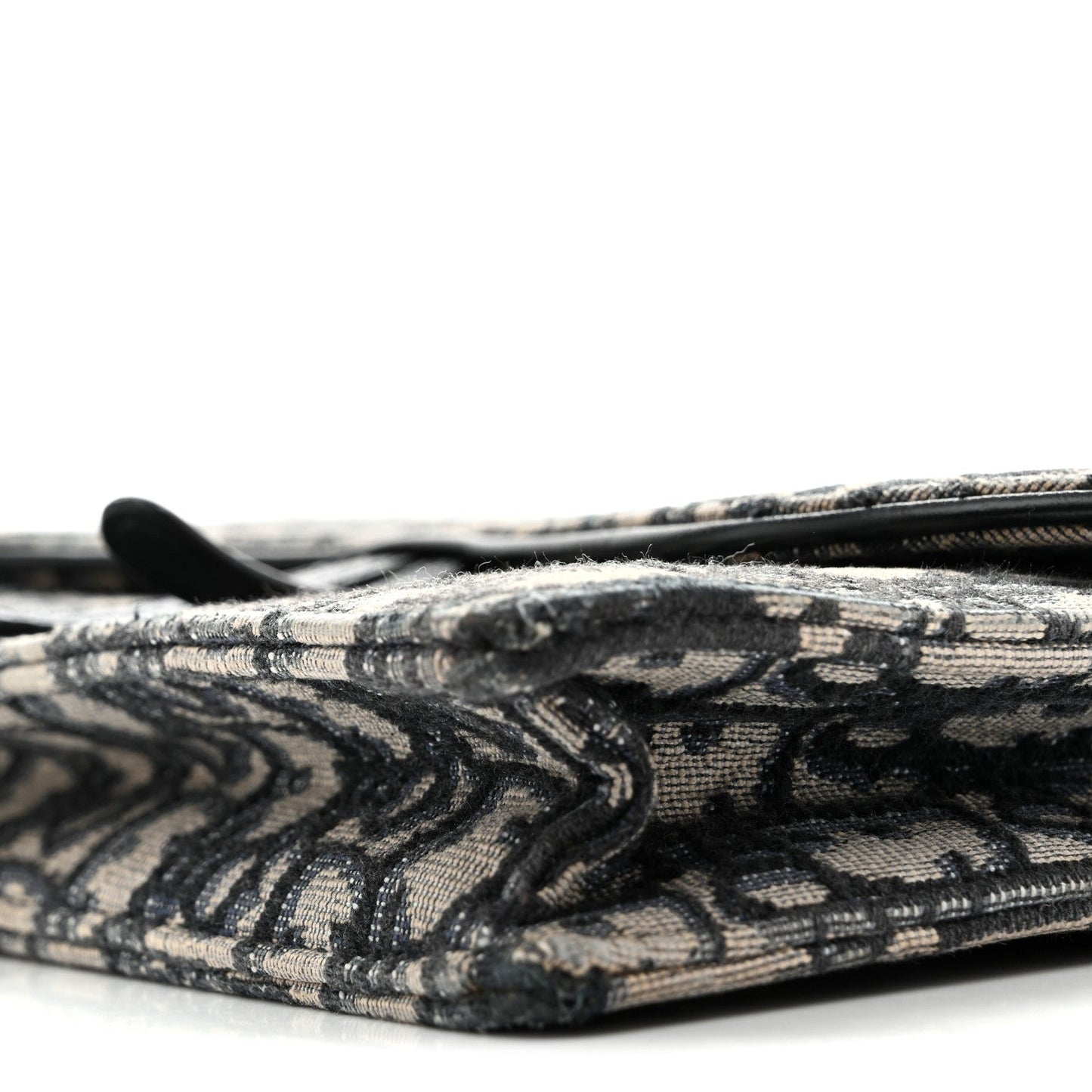 Oblique Saddle Chain Pouch Blue