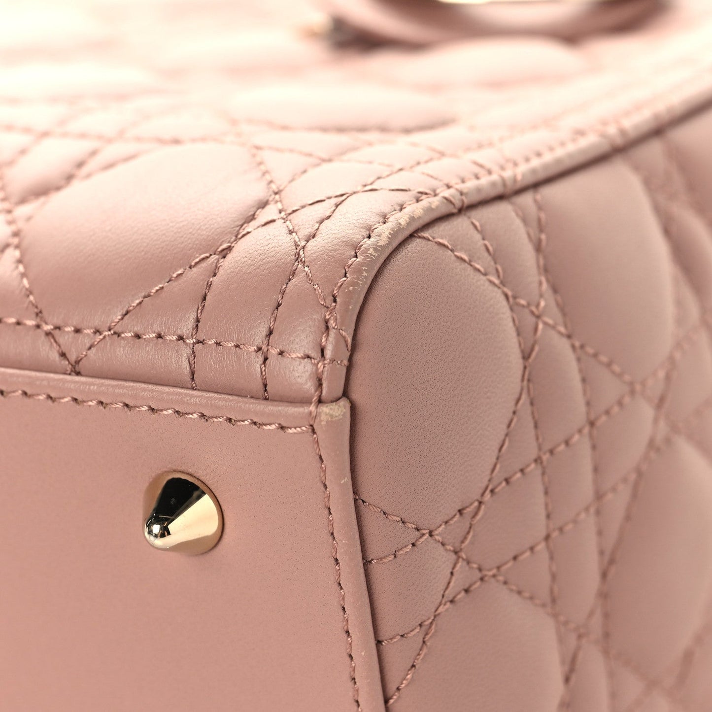 Lambskin Cannage Medium Lady Dior Fard