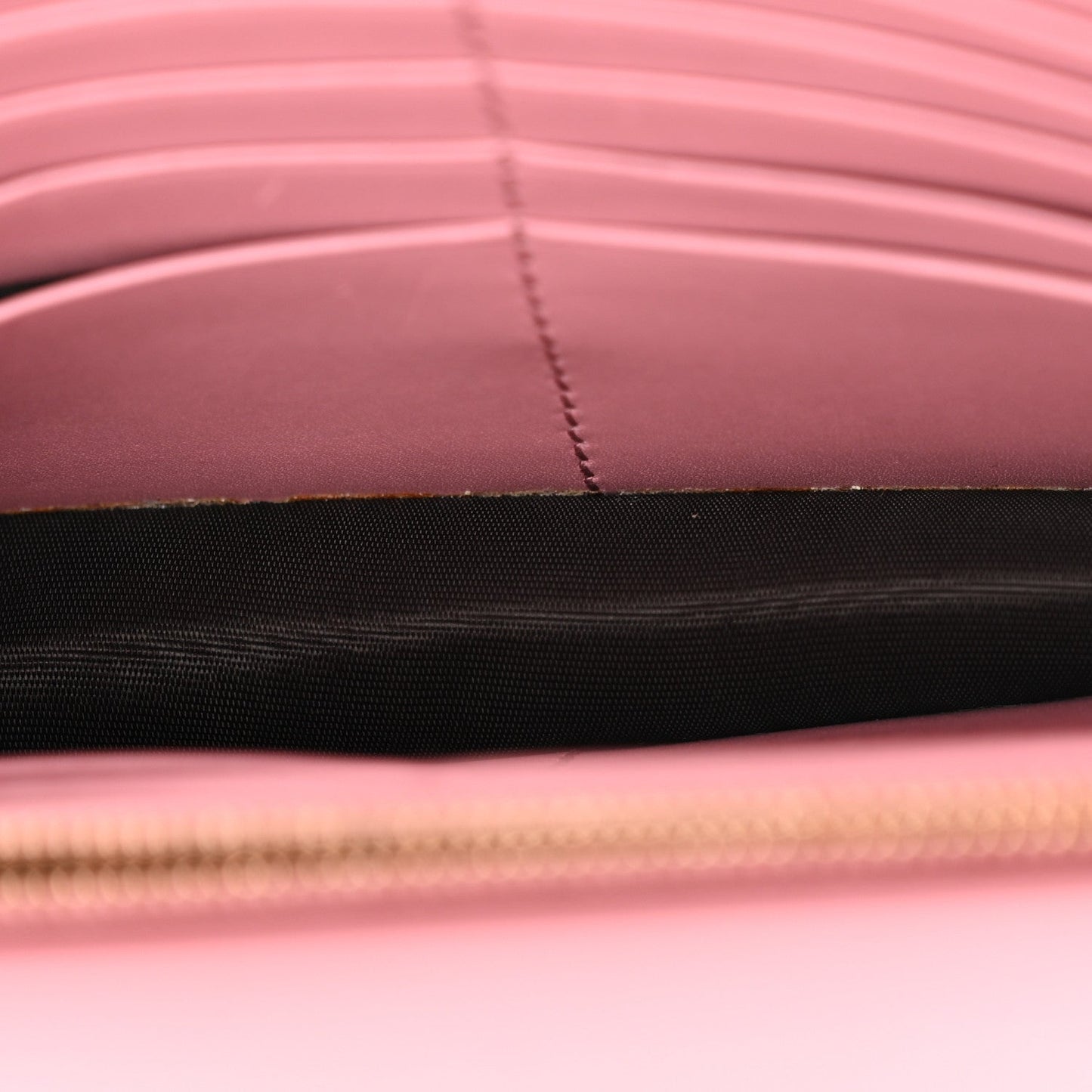 Guccissima Icon Chain Wallet Carmine Rose