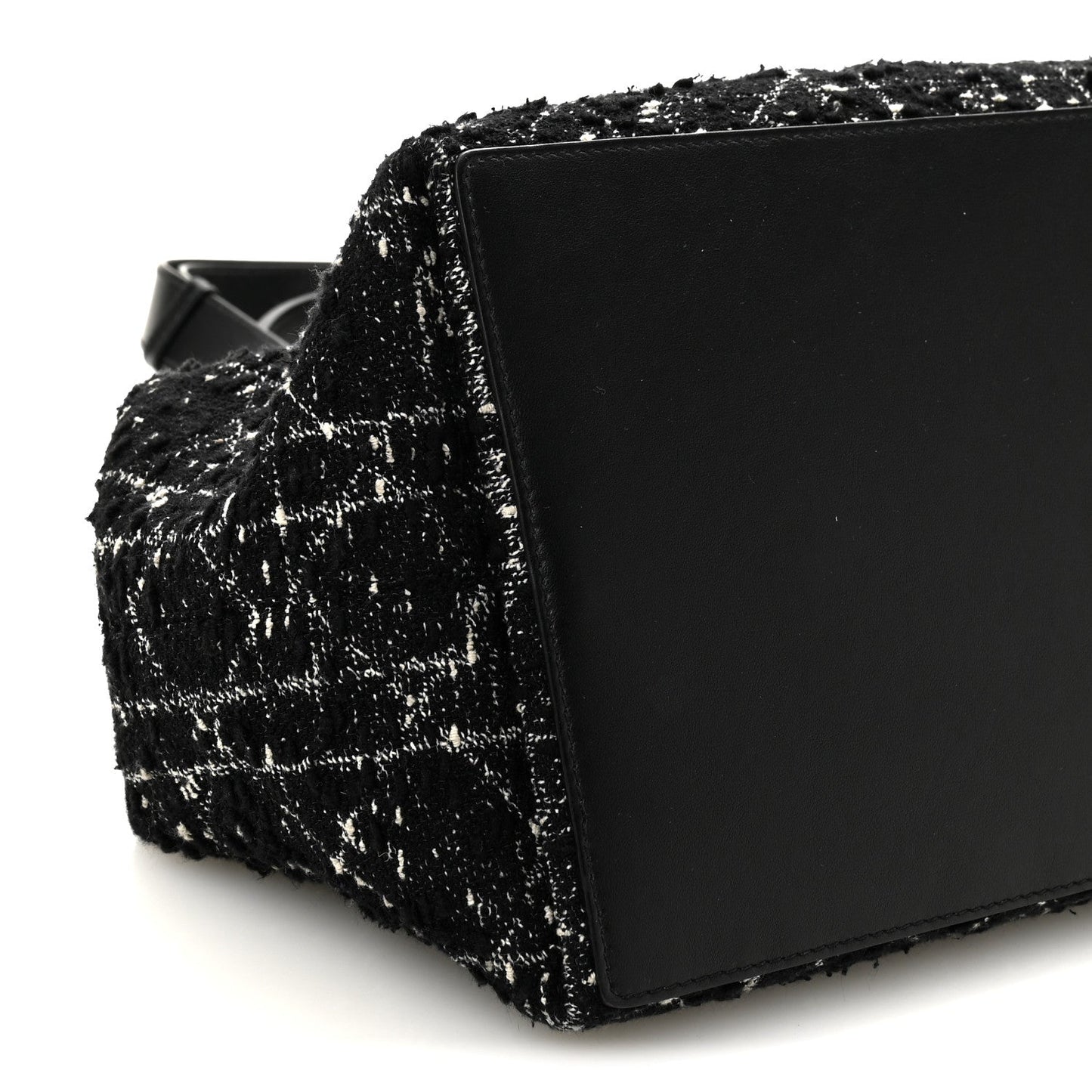 Calfskin Tweed Cannage Medium Toujours Black White