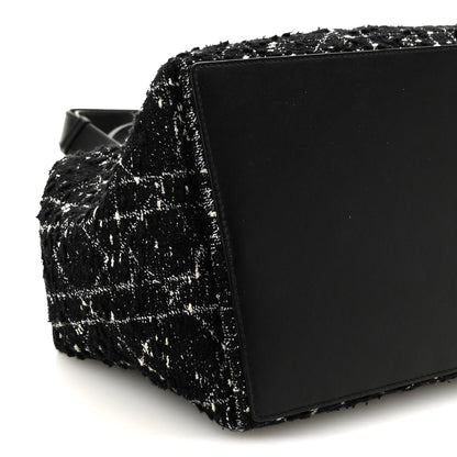 Calfskin Tweed Cannage Medium Toujours Black White