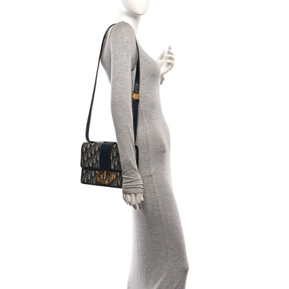 Oblique 30 Montaigne Flap Bag Blue