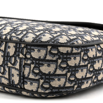 Grained Calfskin Oblique Saddle Messenger Black