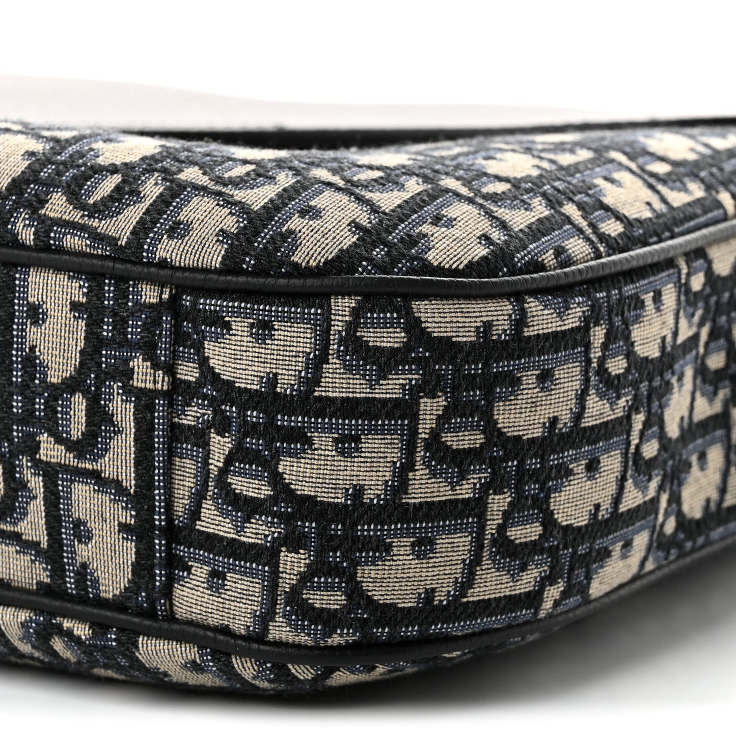 Grained Calfskin Oblique Large Saddle Messenger Black