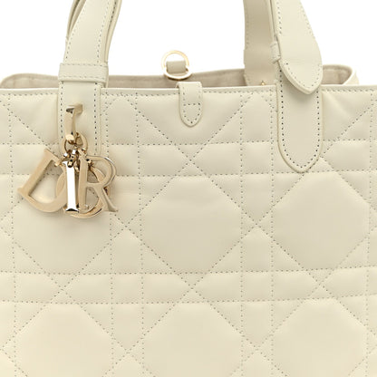 Calfskin Macrocannage Medium Toujours White