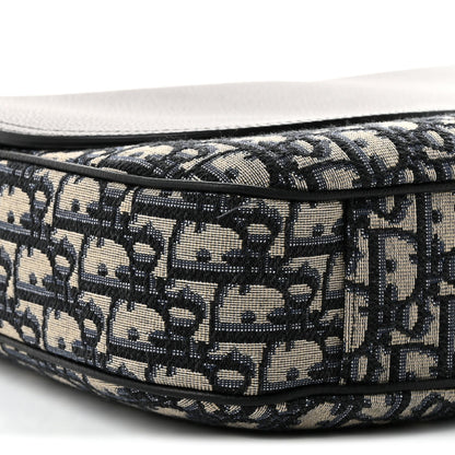 Grained Calfskin Oblique Large Saddle Messenger Black