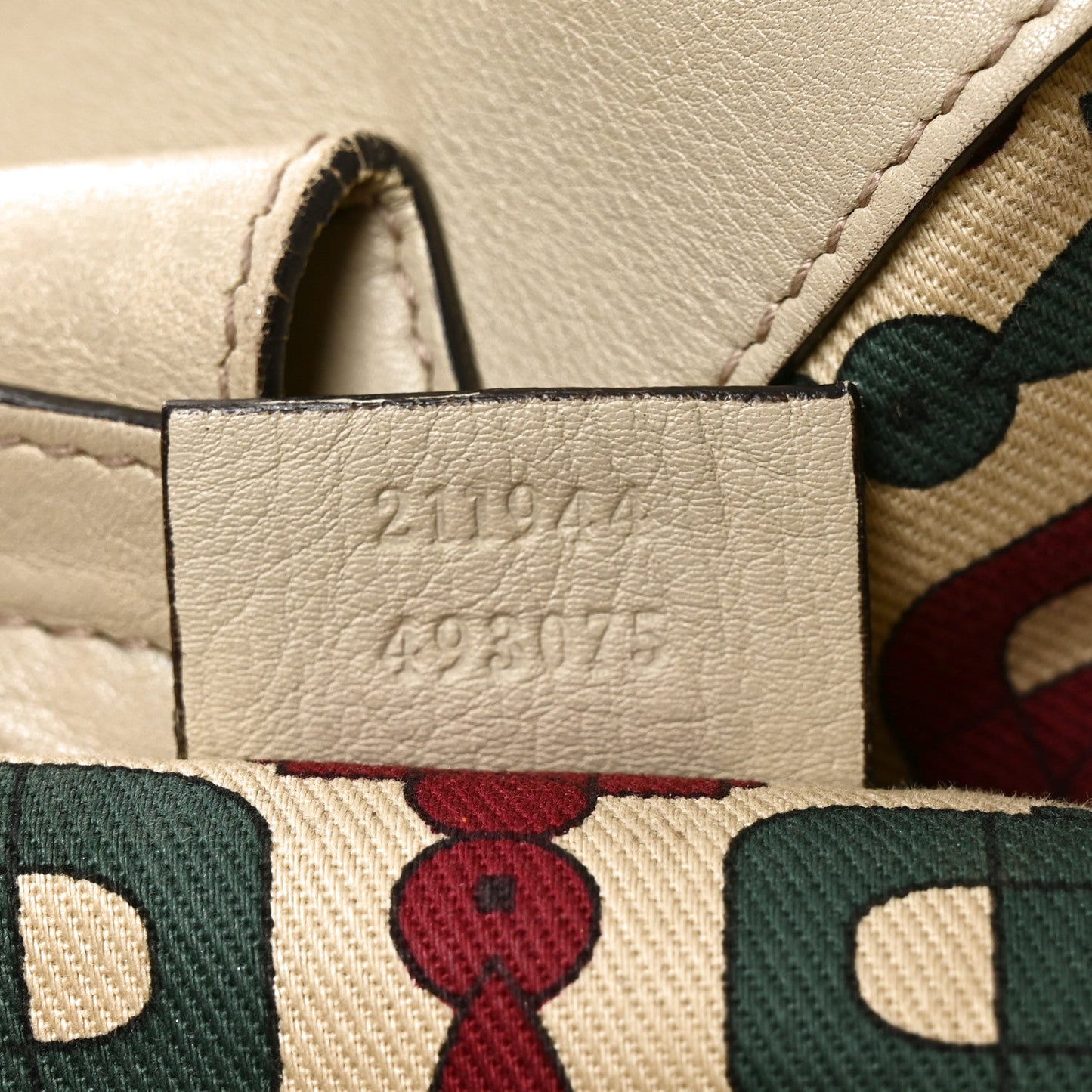 Guccissima Medium Sukey Tote Mystic White