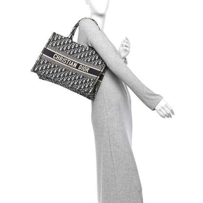 Oblique Medium Book Tote Blue Multicolor
