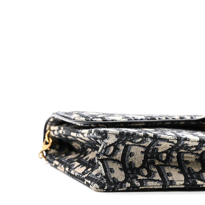 Oblique Saddle Chain Pouch Blue