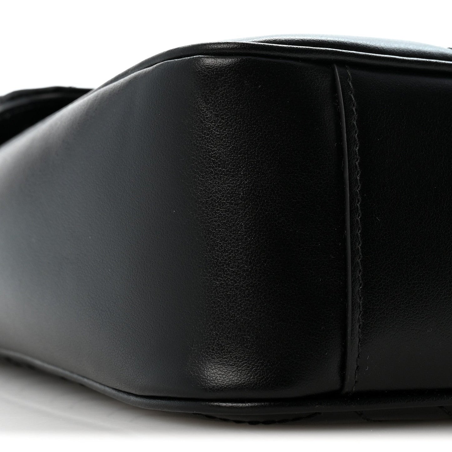 Calfskin Matelasse Medium GG Marmont Shoulder Bag Black