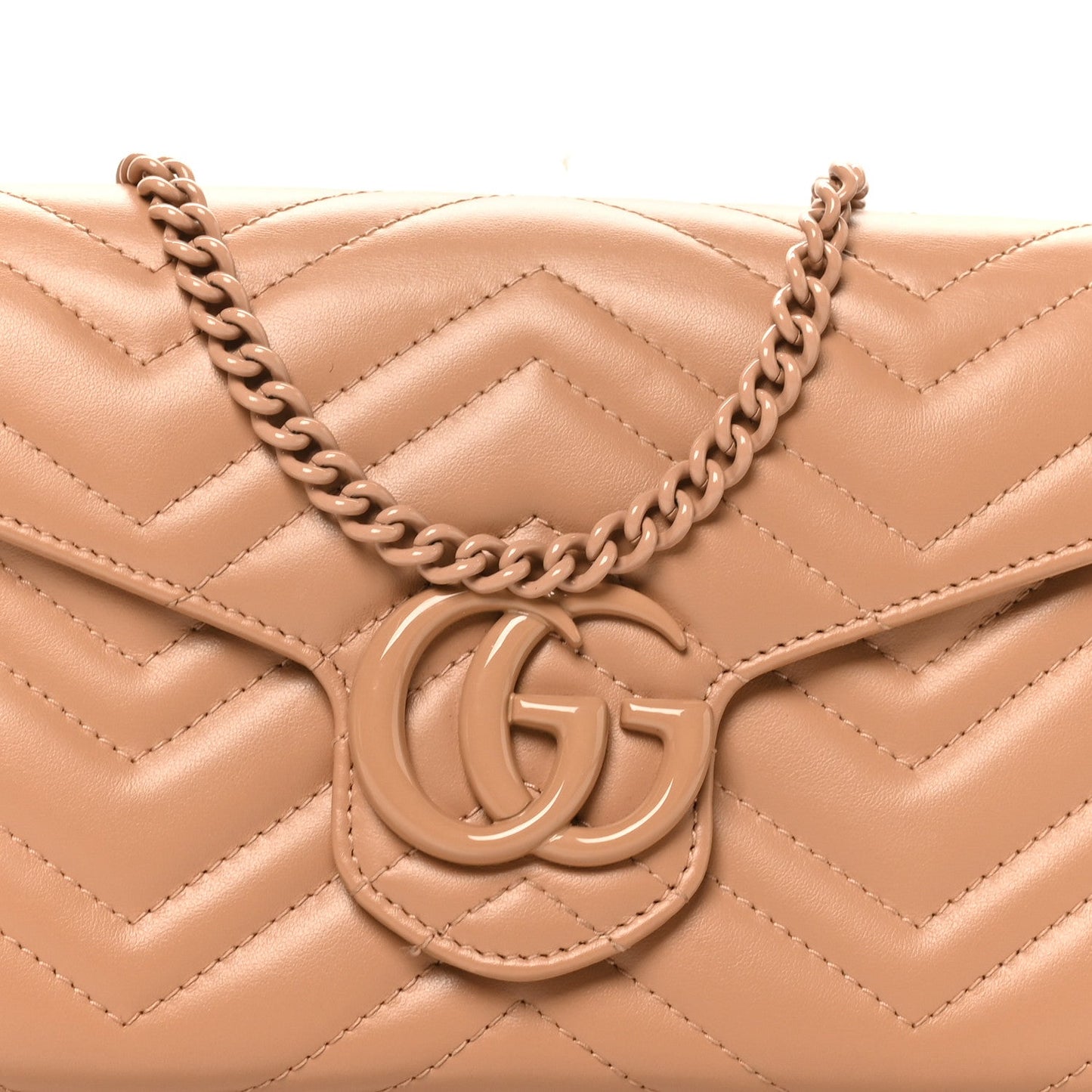 Calfskin Matelasse Monochrome GG Marmont Chain Wallet Camelia