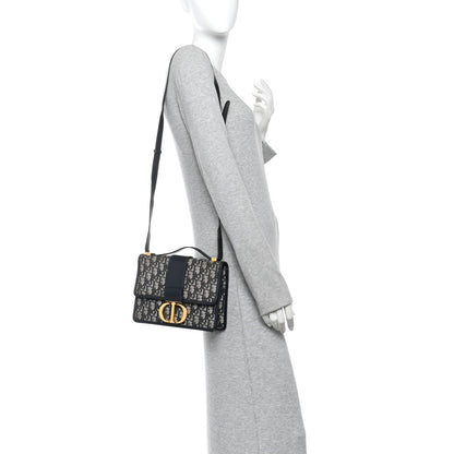 Oblique 30 Montaigne Flap Bag Blue