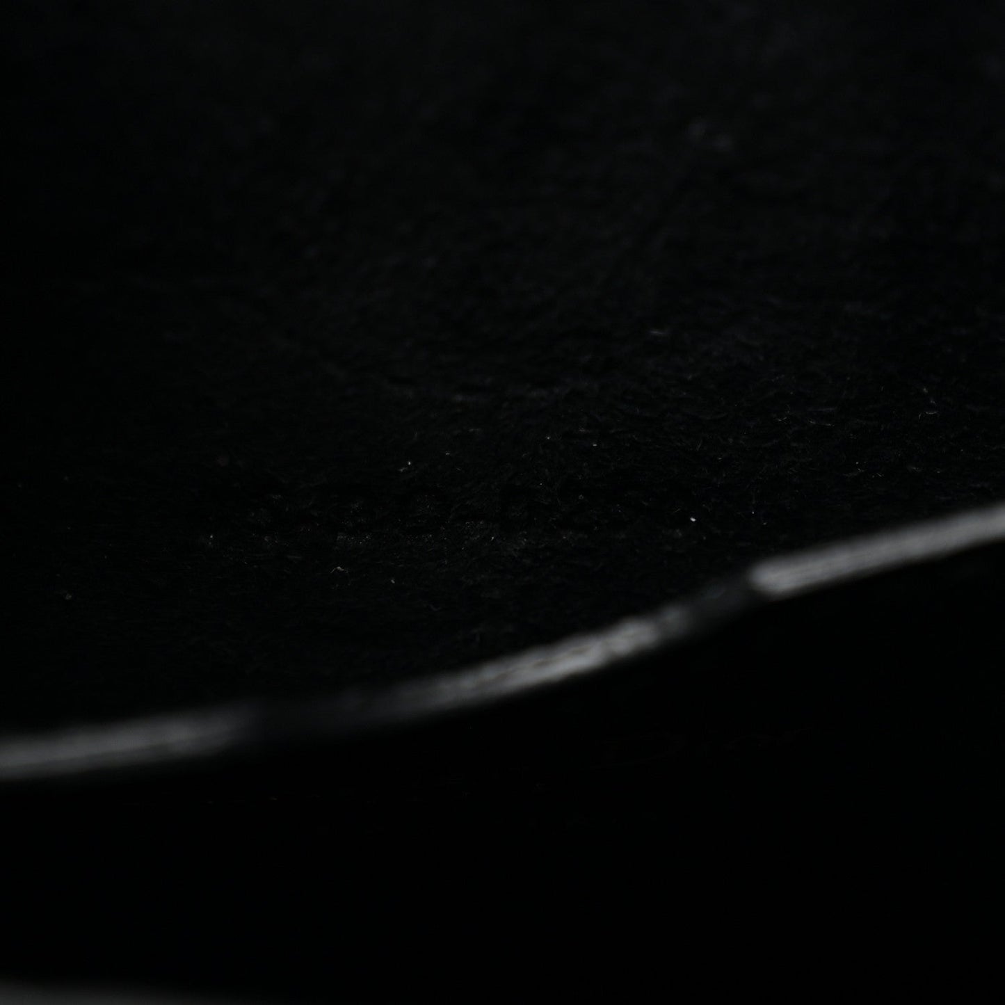 Box Calfskin Medium Bobby Flap Black