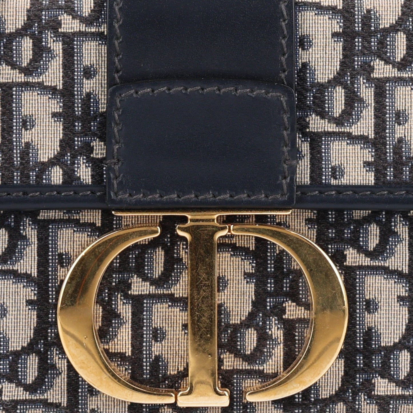 Oblique 30 Montaigne Box Bag Blue