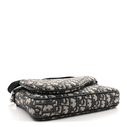 Oblique Saddle Triple Pouch Navy Blue